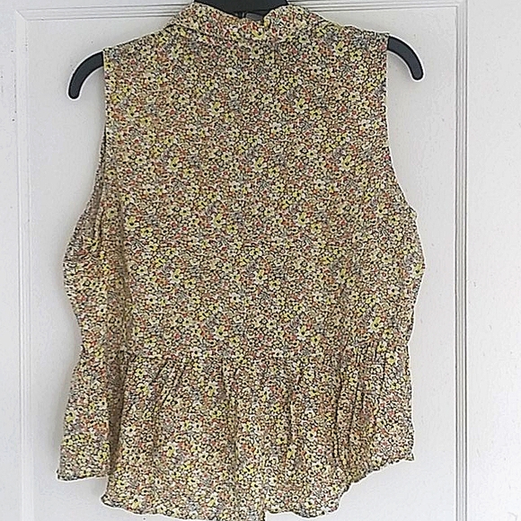 American Rag Floral Top - Picture 3 of 4